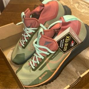 NEW Nike Pegasus Trail 4GTX Running Hiking Shoes Sneakers 9.5